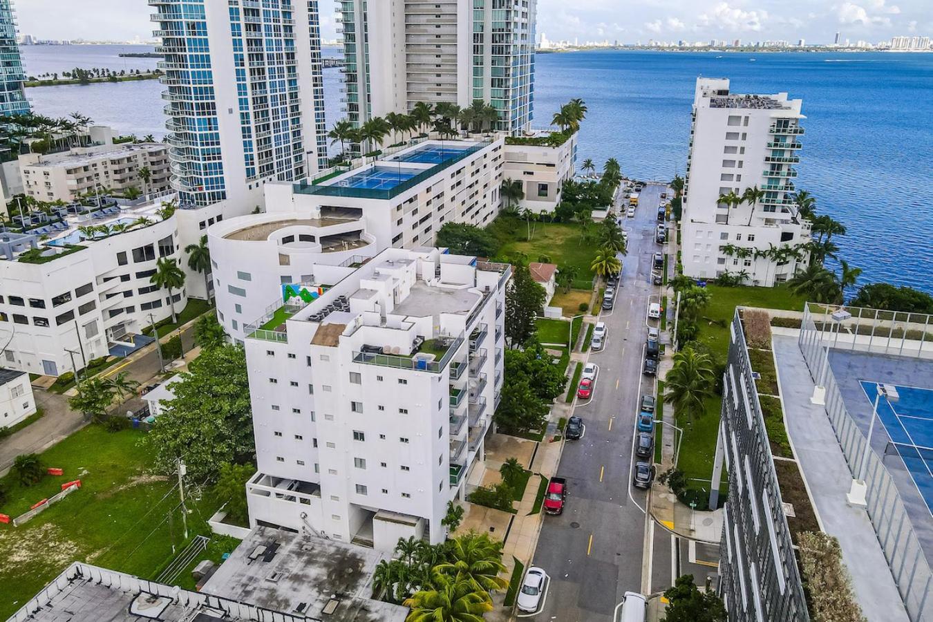 Subtle 2 Bed In Edgewater Downtown With Free Parking Apartamento Miami Exterior foto