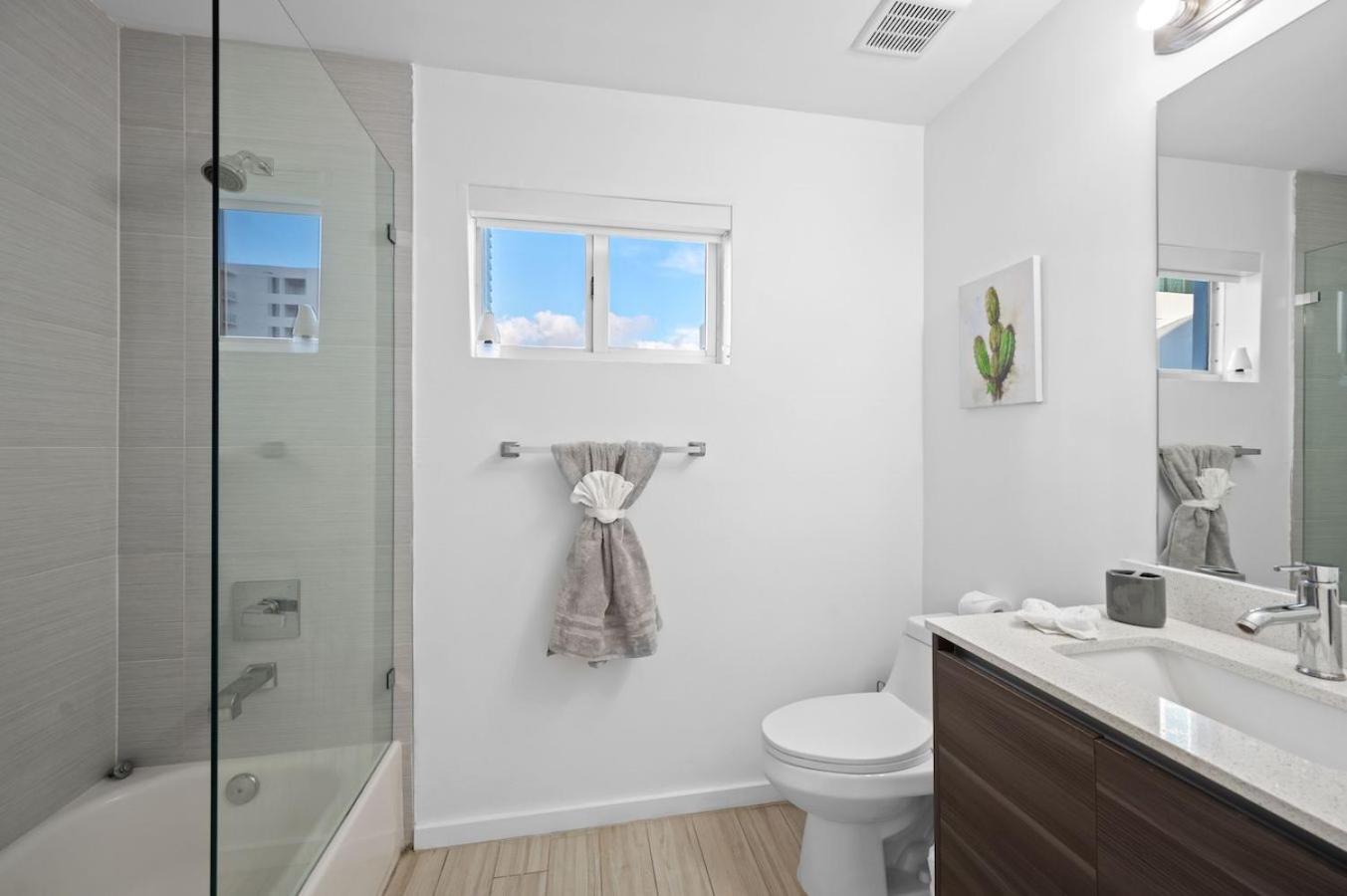 Subtle 2 Bed In Edgewater Downtown With Free Parking Apartamento Miami Exterior foto